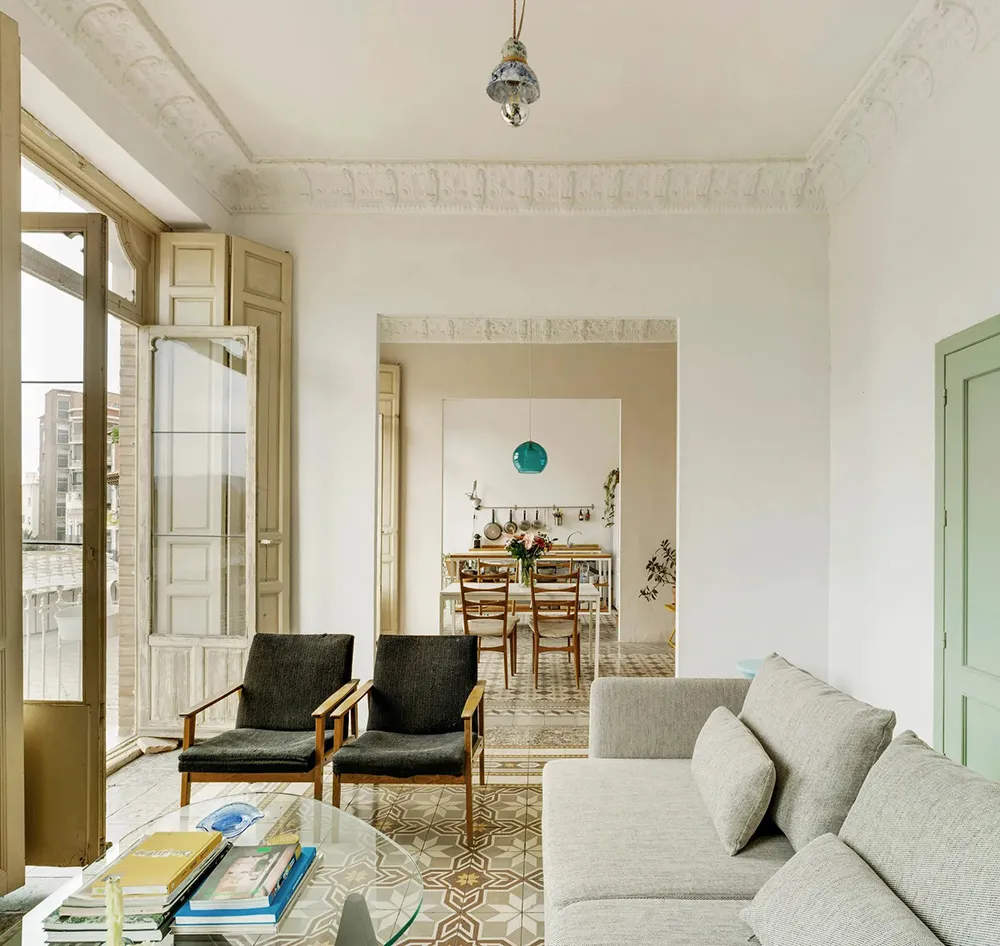 Великолепні класичні деталі в квартирі молодих дизайнерів у Мурсії - Gallery image 5