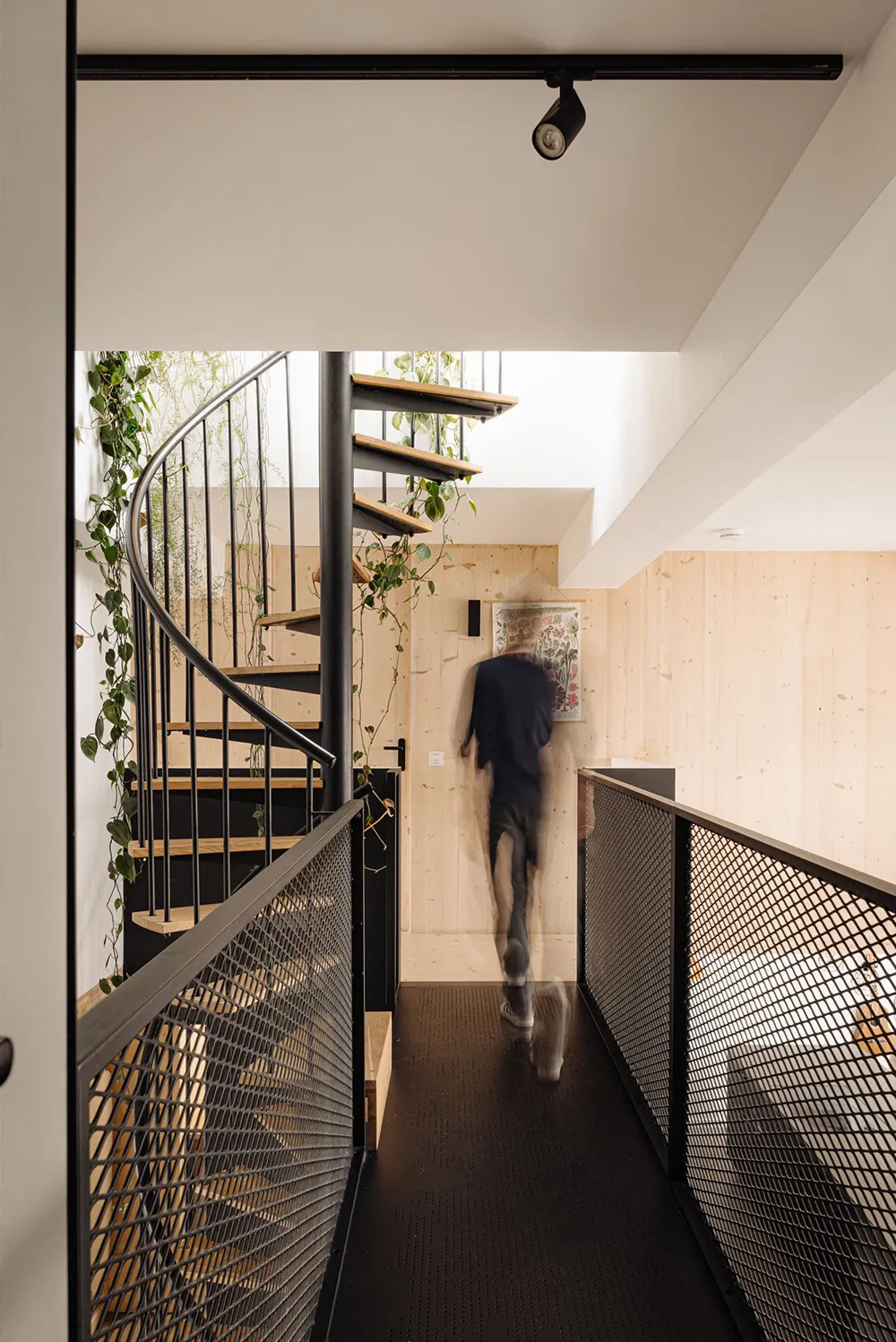 Loft luminoso en Ámsterdam con techos altos y terraza - Gallery image 16