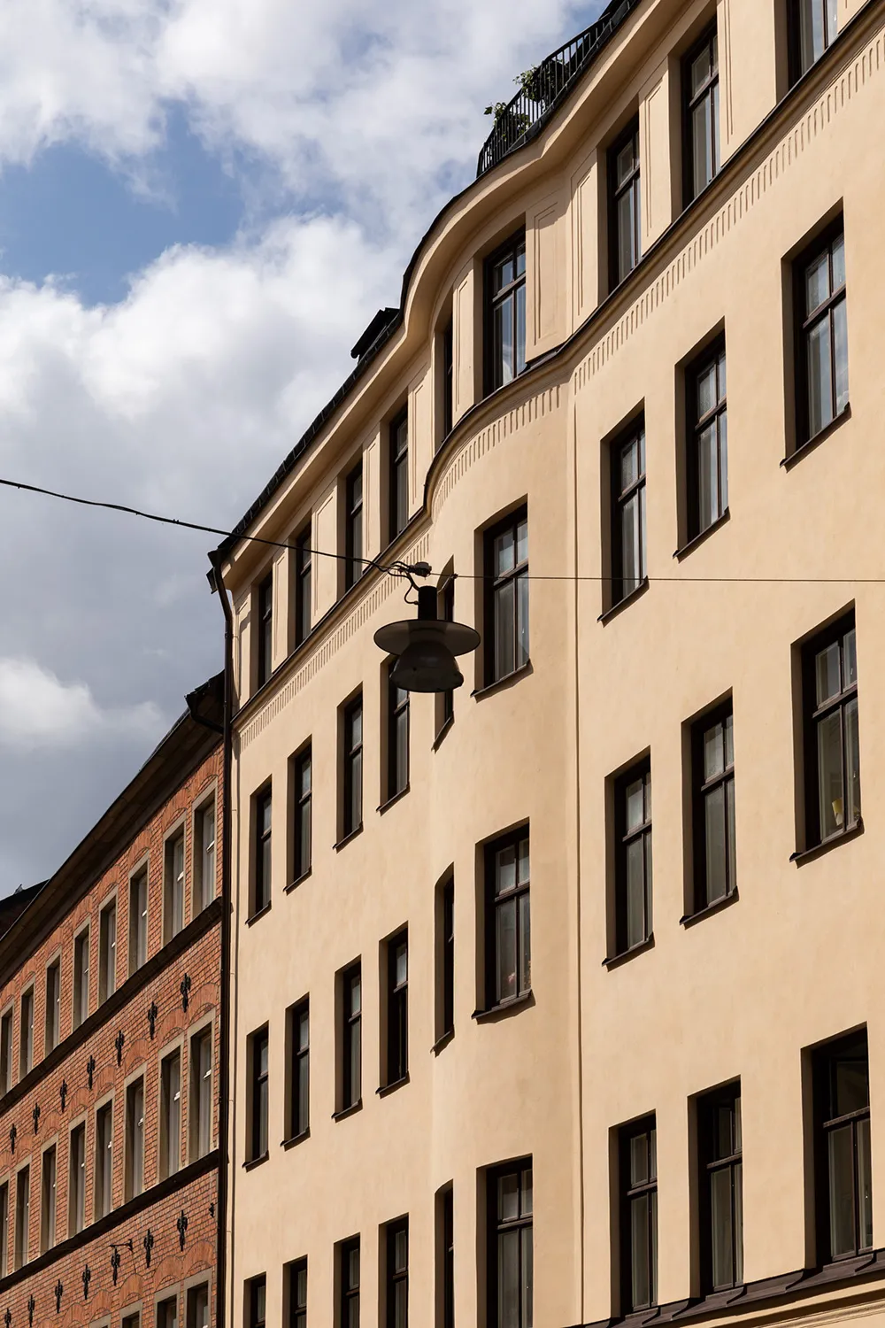 Белый интерьер с синими акцентами: маленькая двушка в Швеции (31 кв. м) - Gallery image 19