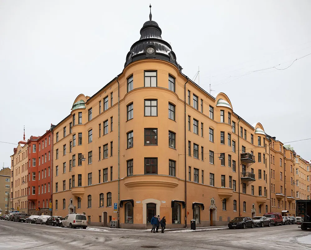 Приємний скандинавський інтер'єр у білих та зелених відтінках (57 кв. м) - Gallery image 26