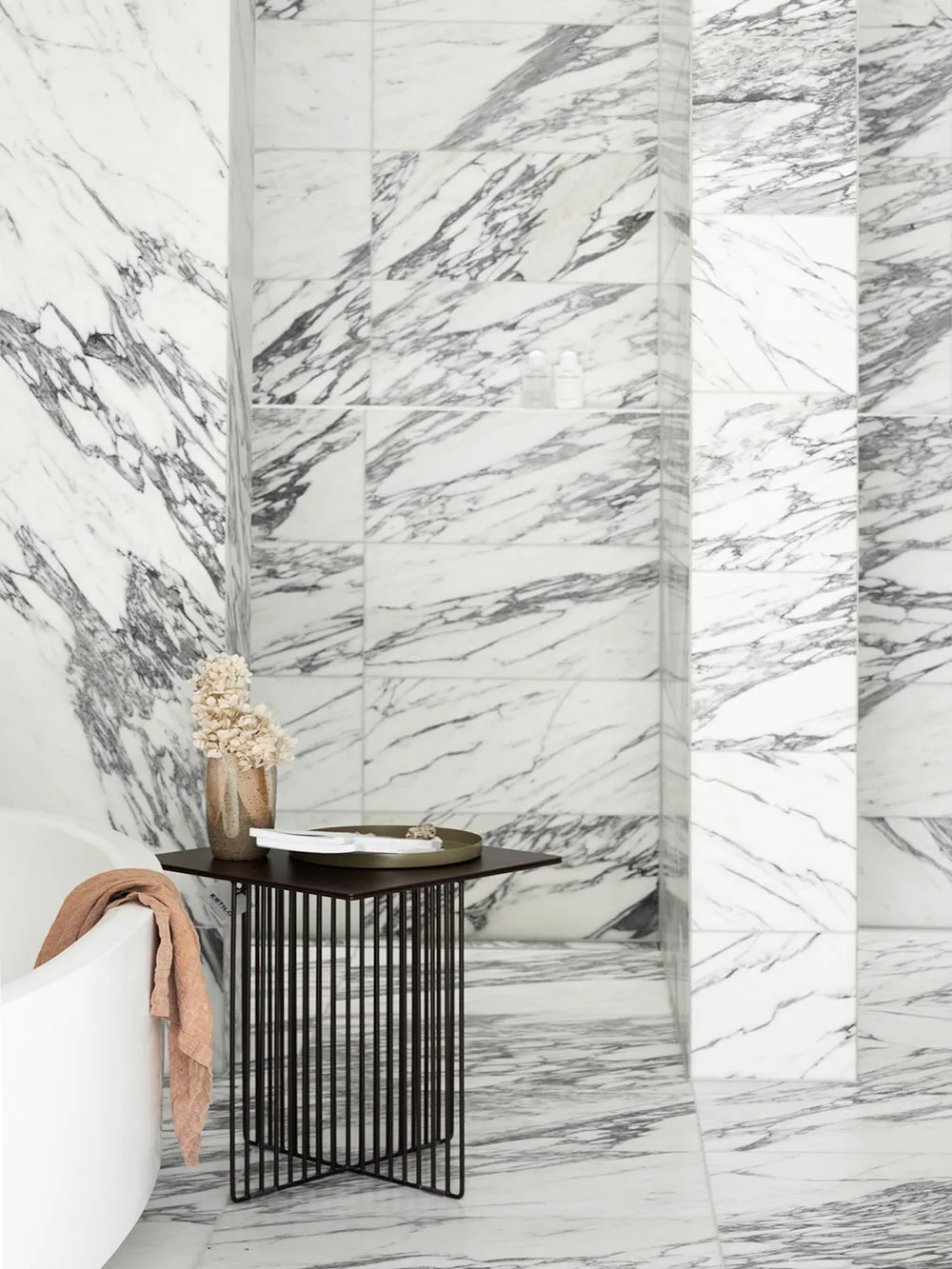 Изящный черно-белый интерьер большого дома с историей в Австралии - Gallery image 8