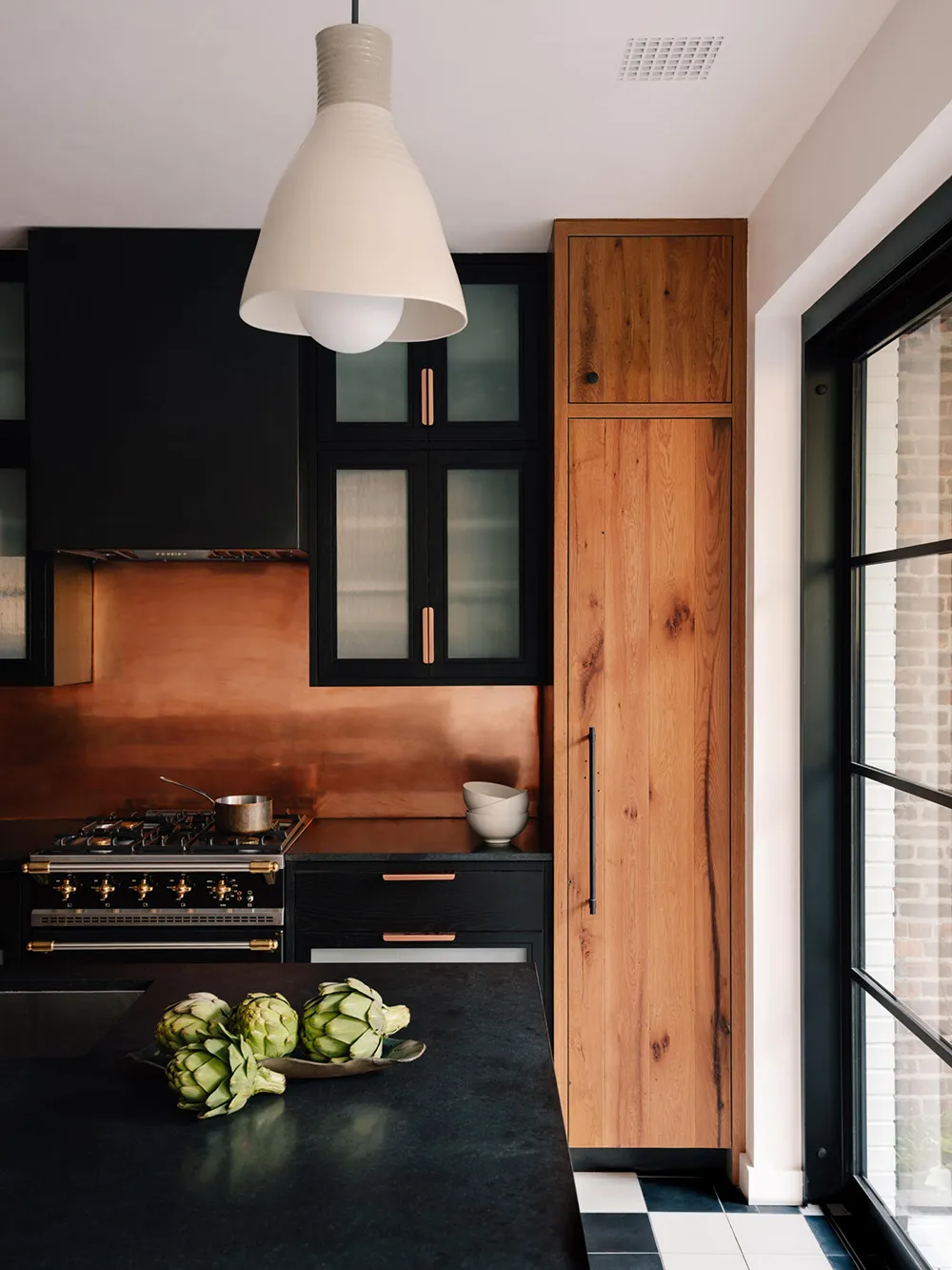 Fashionable Interior in a Townhouse in New York, Reminiscent of a Cozy Hotel - Gallery image 5