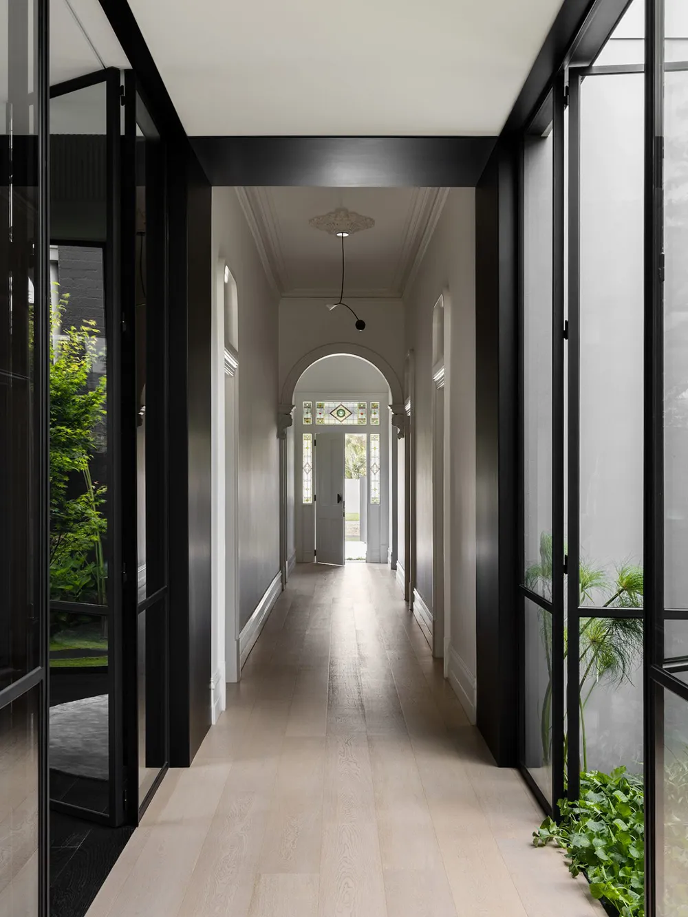 Стильний дизайн в нейтральних тонах: будинок у Мельбурні - Gallery image 10