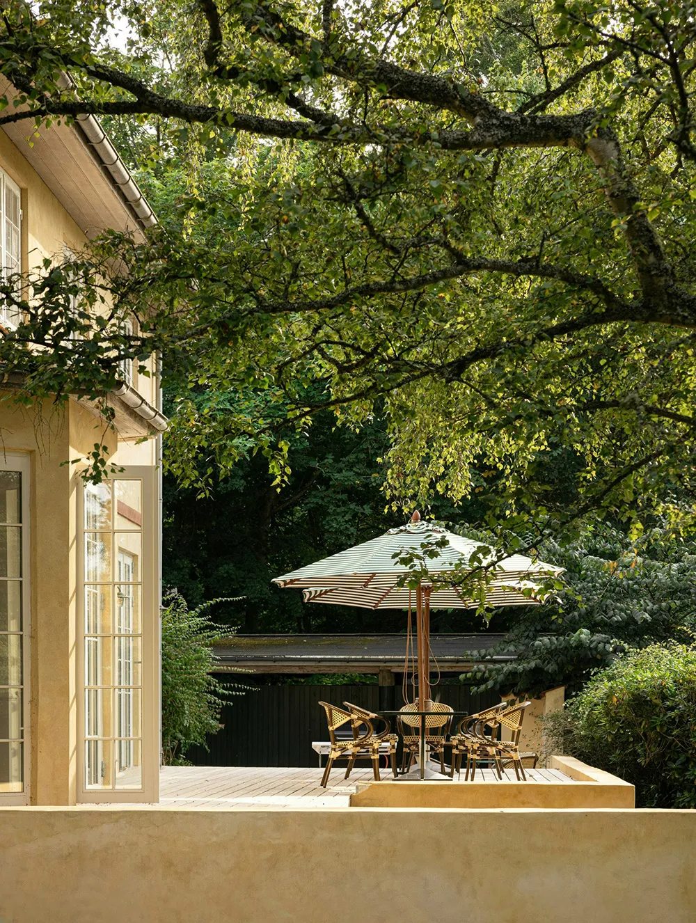 Мягкий минимализм в дизайне старинной виллы на побережье в Дании - Gallery image 2