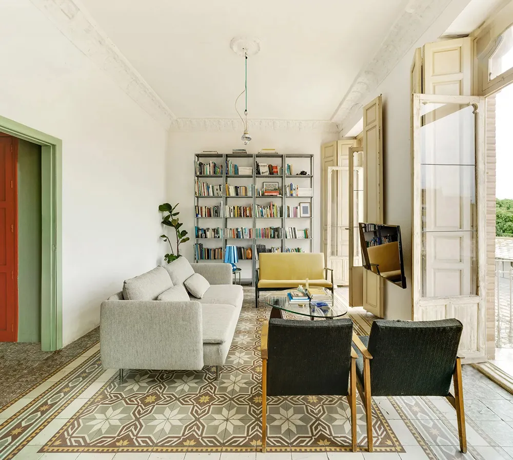 Великолепні класичні деталі в квартирі молодих дизайнерів у Мурсії - Gallery image 4