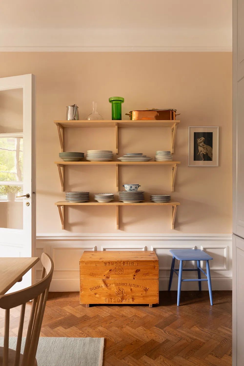 Цветные стены и обои: живой интерьер в старом доме в Стокгольме - Gallery image 11