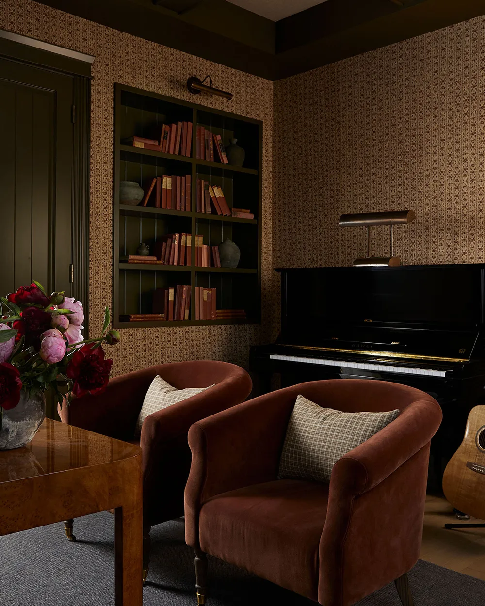 Gamme inhabituelle et beaux motifs dans le design d'une maison de campagne au Canada - Gallery image 13