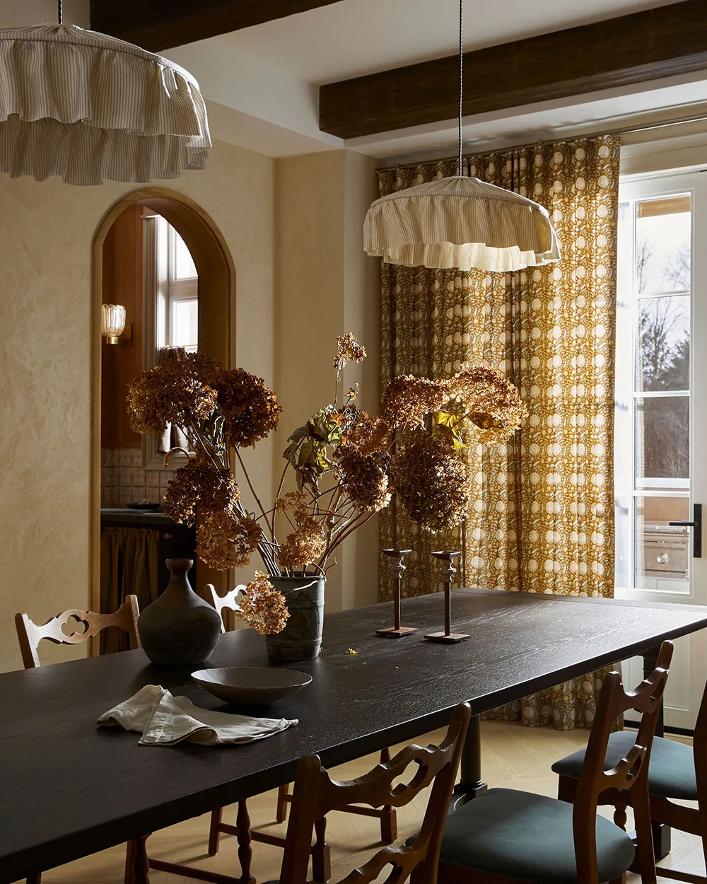 Gamme inhabituelle et beaux motifs dans le design d'une maison de campagne au Canada - Gallery image 16