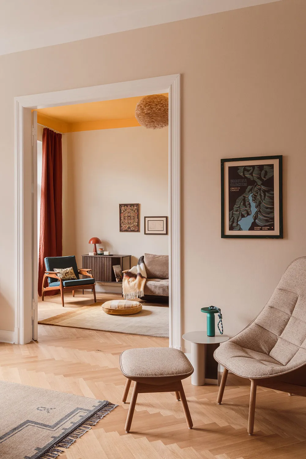 Intérieur chaleureux dans un ancien bâtiment à Berlin pour une famille américaine - Gallery image 4