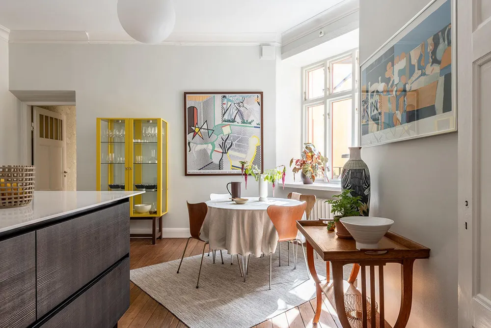 Nice Scandi Apartment with Unusual Layout and Olive-Colored Kids' Room - Gallery image 19