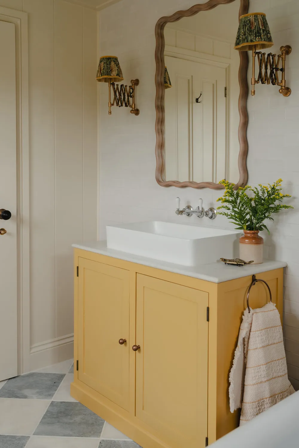 Старинный английский коттедж с красивыми и уютными интерьерами - Gallery image 27