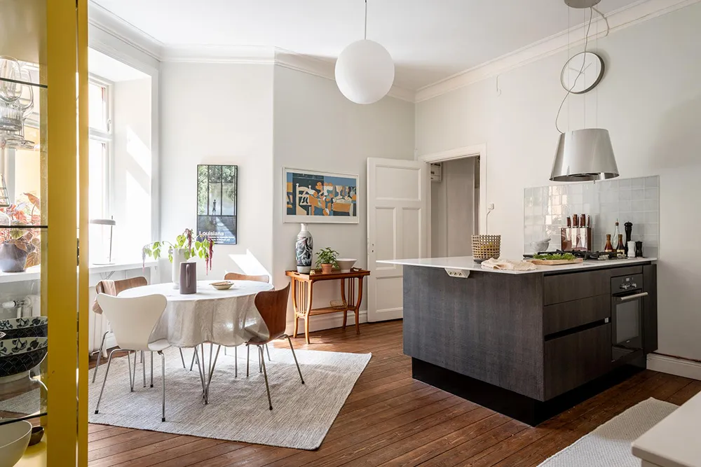 Nice Scandi Apartment with Unusual Layout and Olive-Colored Kids' Room - Gallery image 18