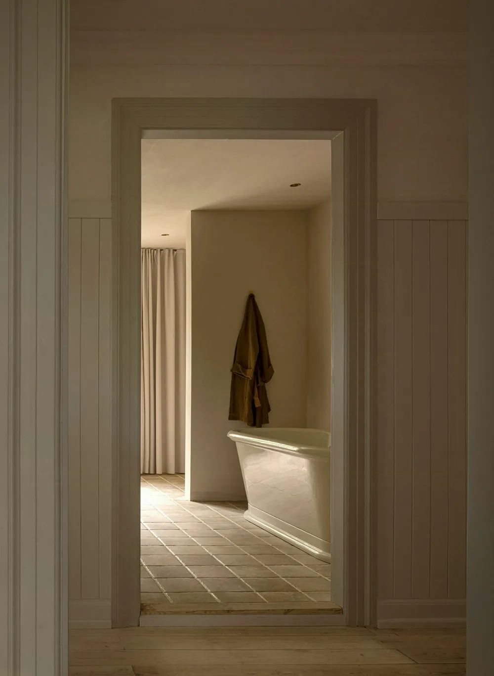 Мягкий минимализм в дизайне старинной виллы на побережье в Дании - Gallery image 22