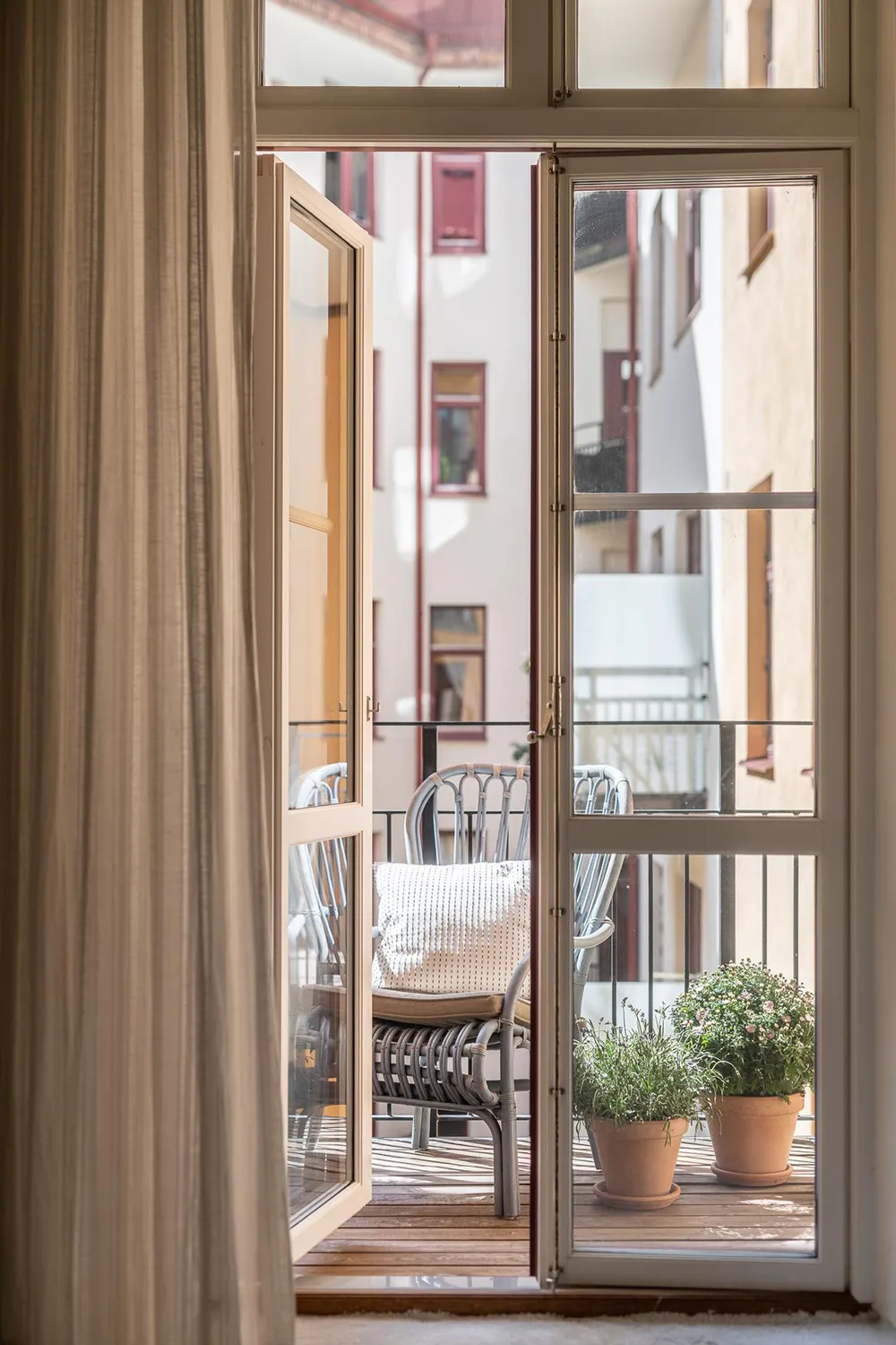 Nice Scandi Apartment with Unusual Layout and Olive-Colored Kids' Room - Gallery image 31