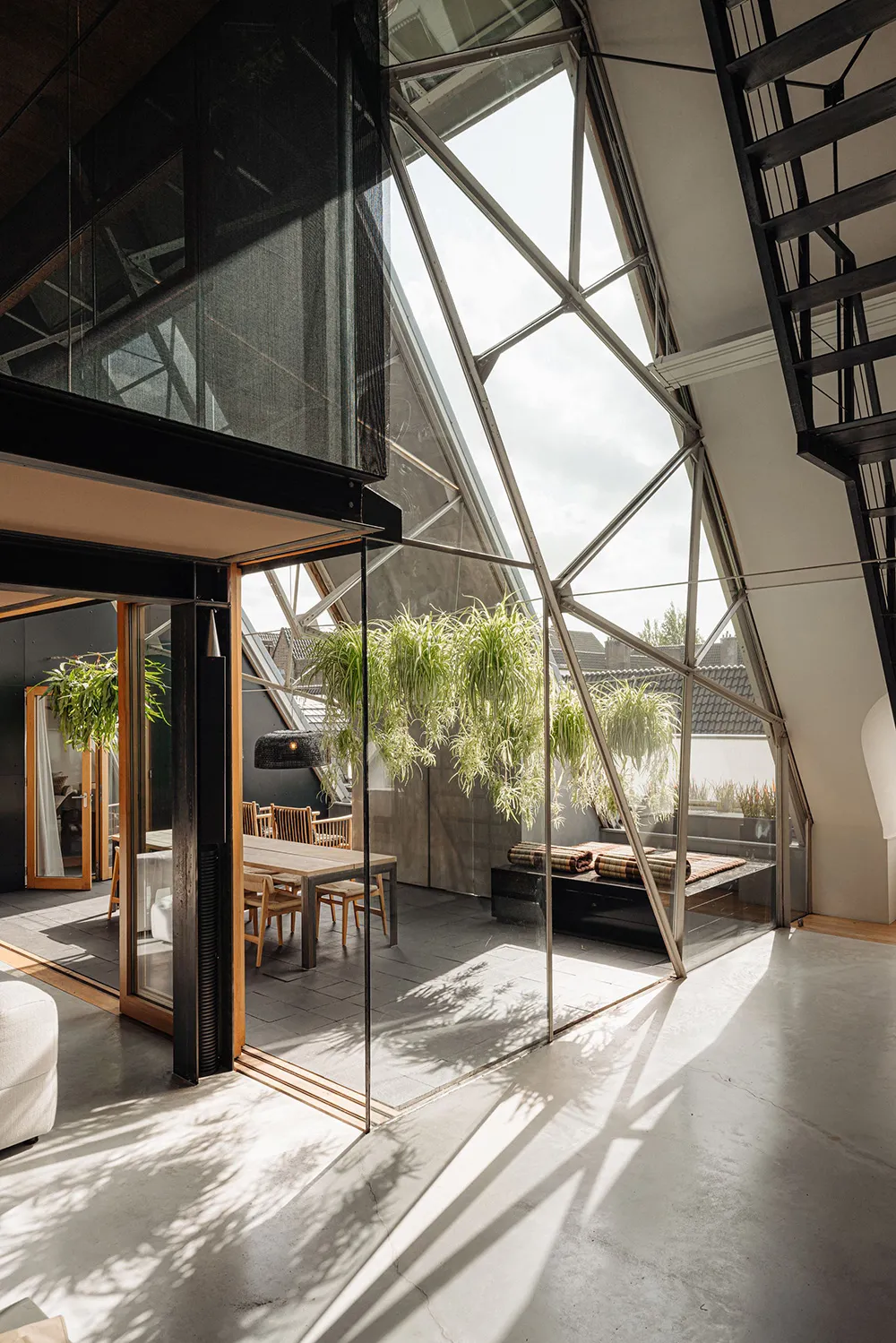 Loft incroyable dans un bâtiment d'ancienne église à Amsterdam - Gallery image 4