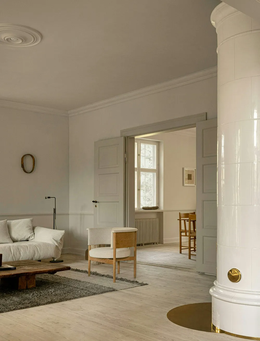 Мягкий минимализм в дизайне старинной виллы на побережье в Дании - Gallery image 6