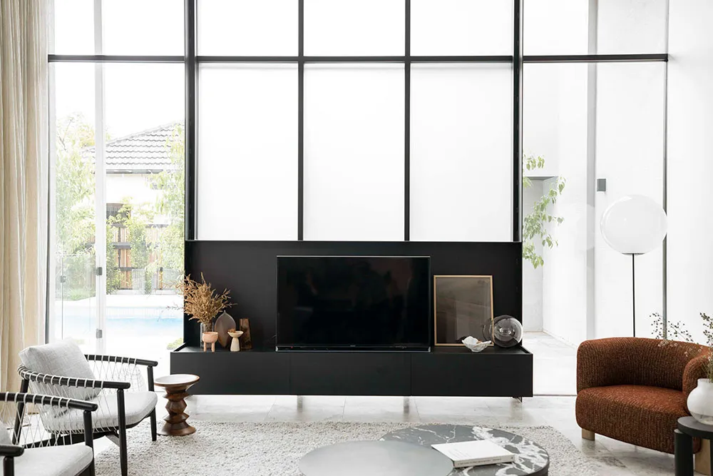 Изящный черно-белый интерьер большого дома с историей в Австралии - Gallery image 12