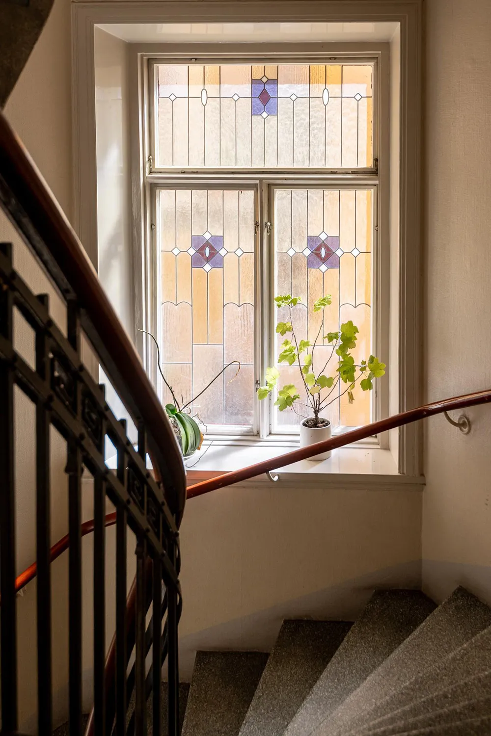 Nice Scandi Apartment with Unusual Layout and Olive-Colored Kids' Room - Gallery image 43