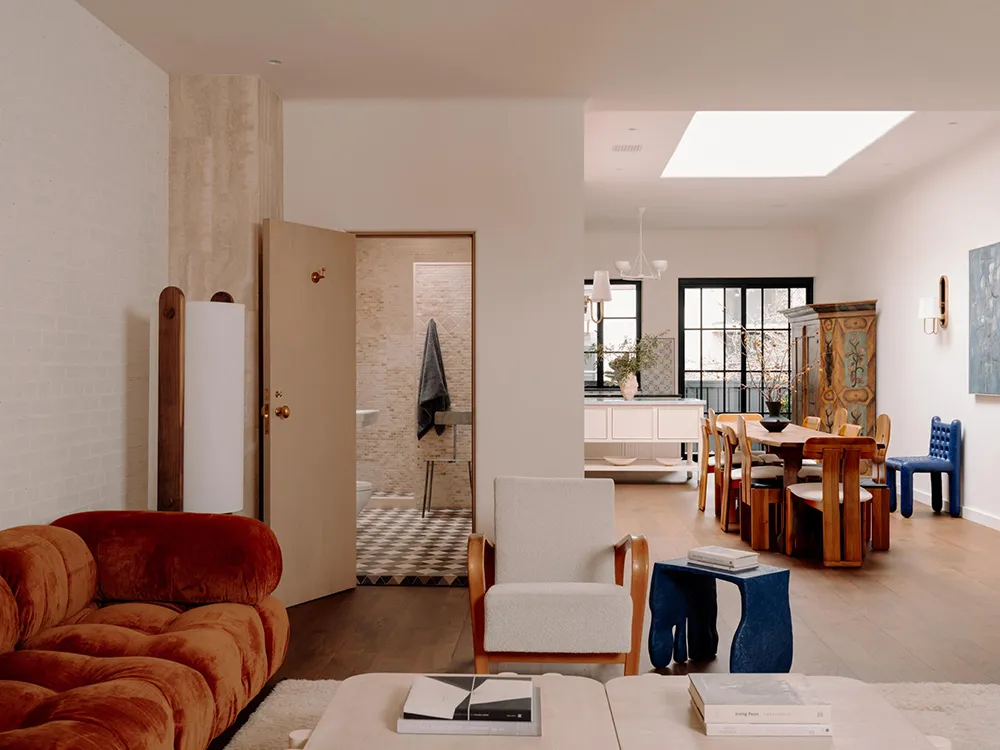 Fashionable Interior in a Townhouse in New York, Reminiscent of a Cozy Hotel - Gallery image 12