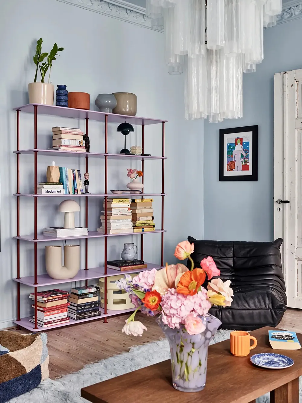 Teintes bleues et accents colorés : intérieur joyeux à Oslo - Gallery image 6