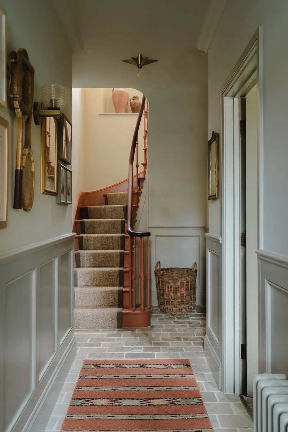 Старинный английский коттедж с красивыми и уютными интерьерами - Gallery image 3