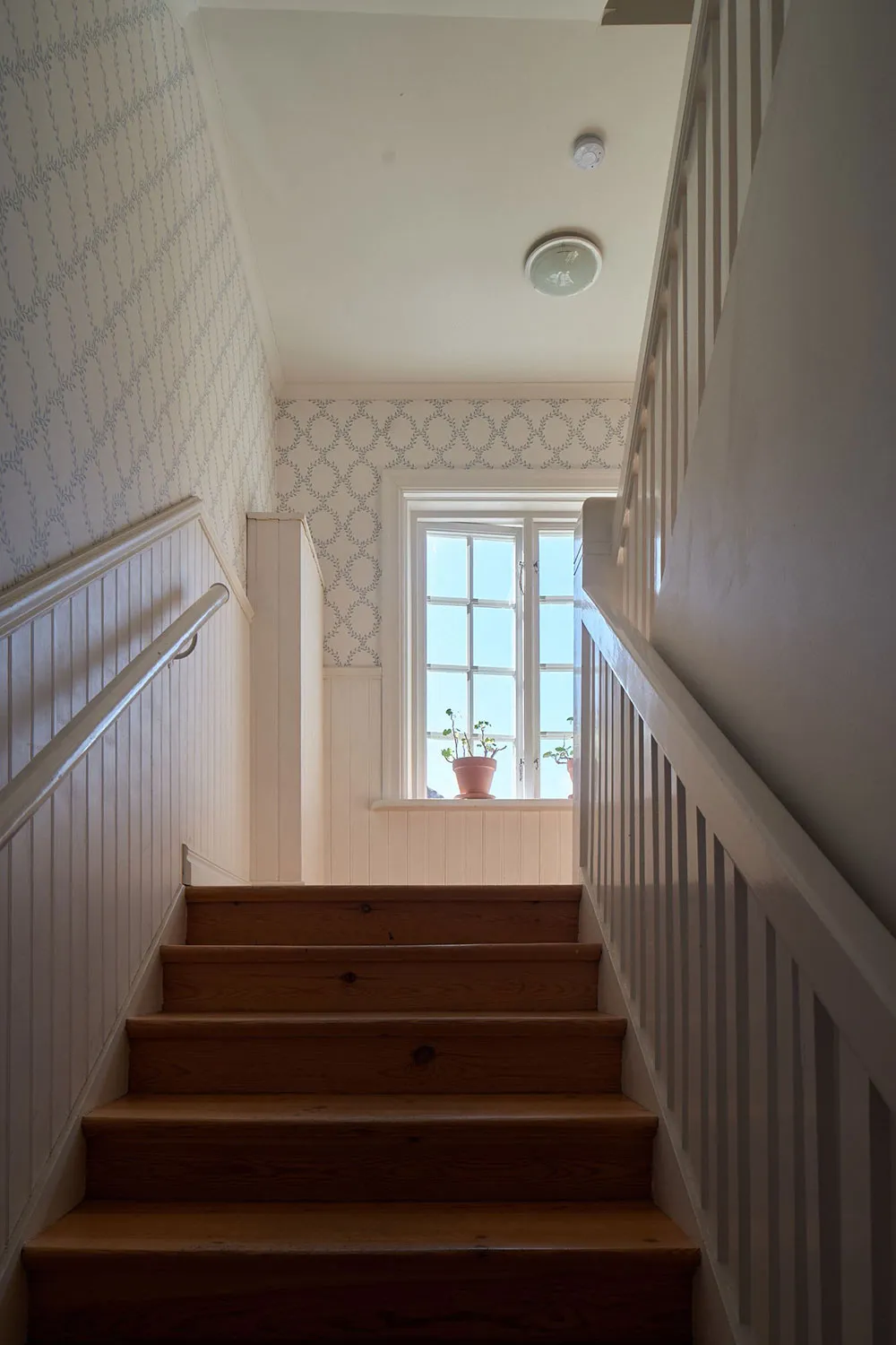 Appartement de mansarde dans un ancien bâtiment en Suède (39 m²) - Gallery image 27