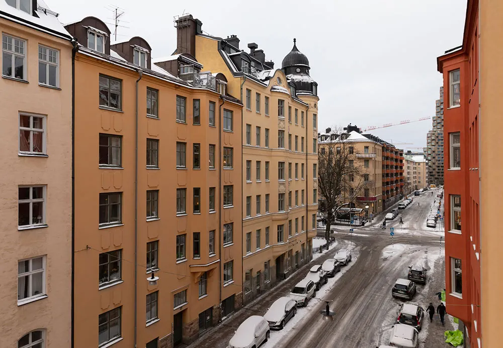 Приємний скандинавський інтер'єр у білих та зелених відтінках (57 кв. м) - Gallery image 15