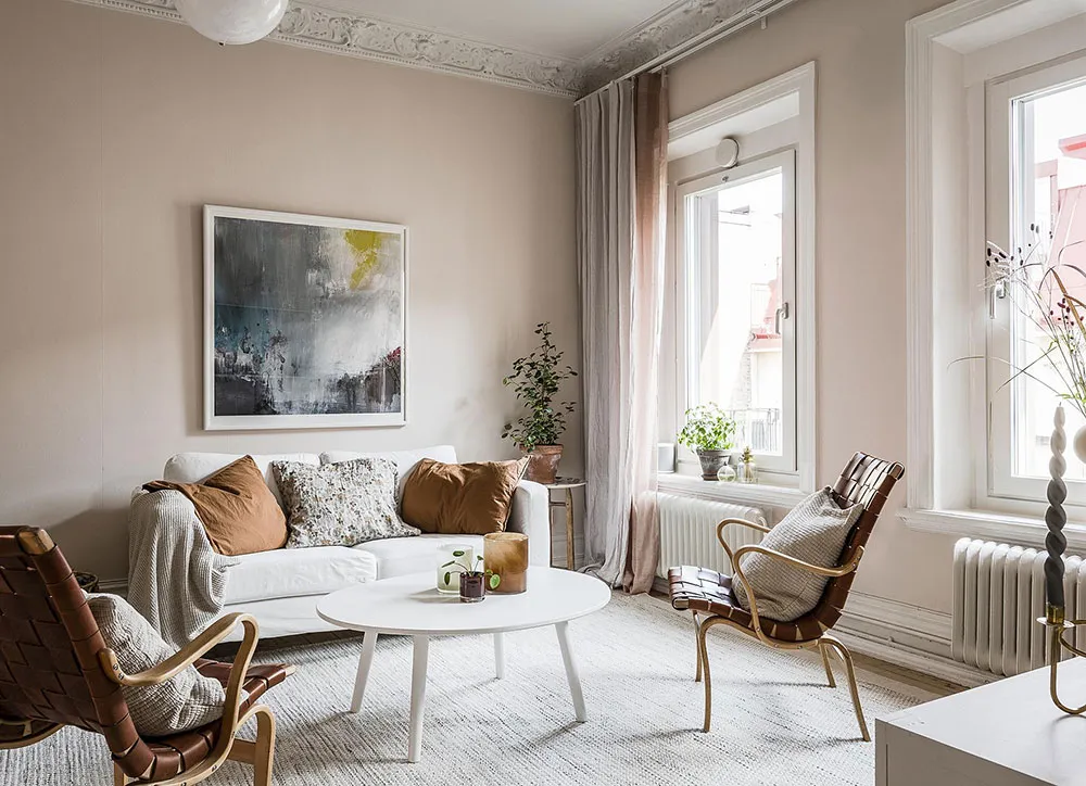 Light and Warm Living Room and Atmosphere Blue Bedroom: Apartment in Gothenburg (52 sqm) - Gallery image 4