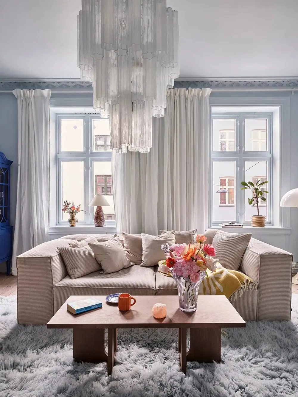 Teintes bleues et accents colorés : intérieur joyeux à Oslo - Gallery image 5