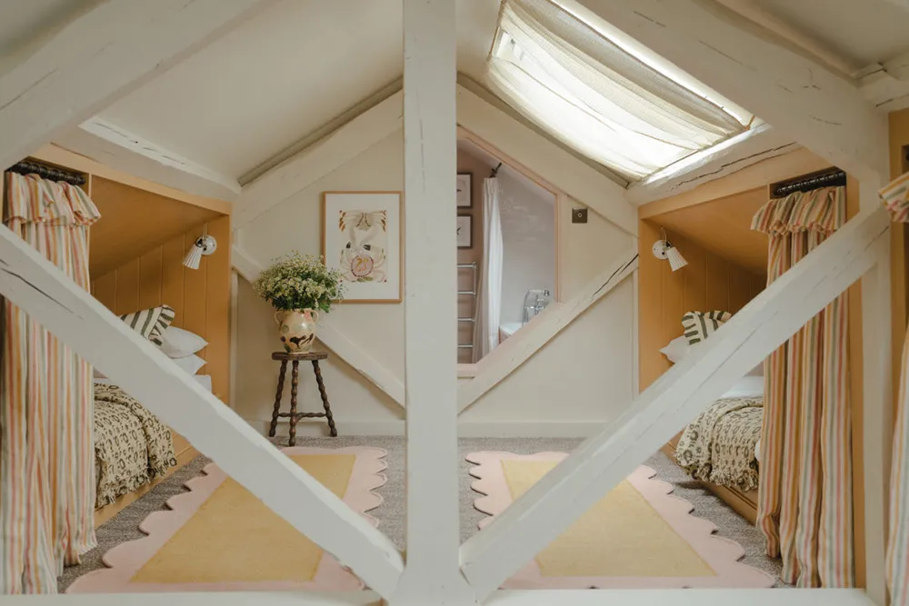 Старинный английский коттедж с красивыми и уютными интерьерами - Gallery image 38