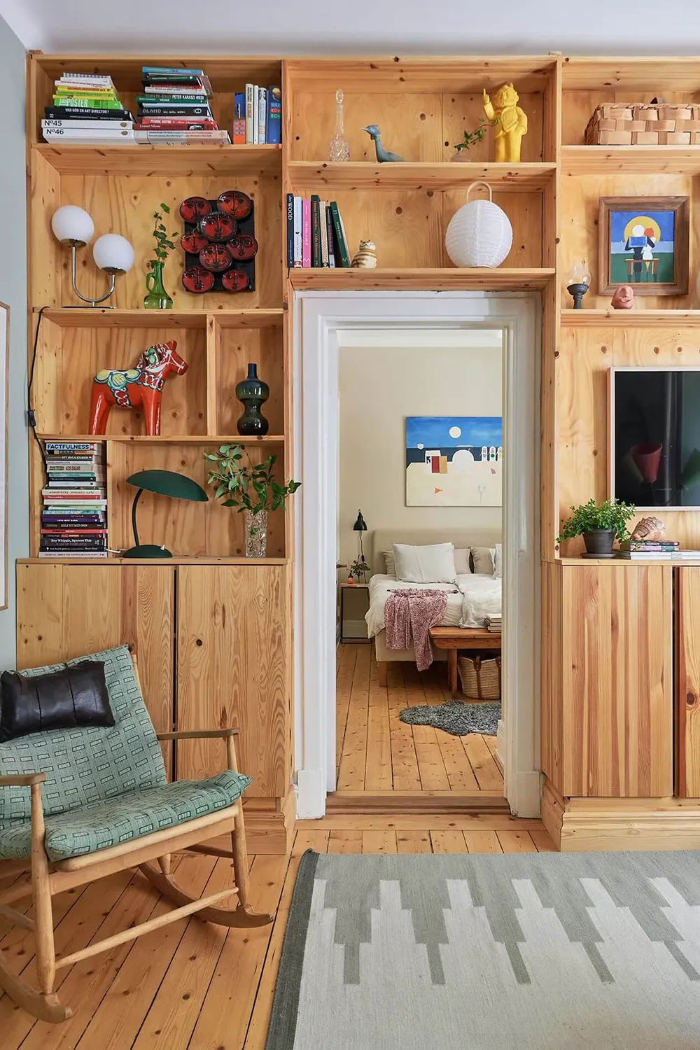 Tonos verdes y sofá a cuadros: apartamento en Estocolmo (47 m²) - Gallery image 8