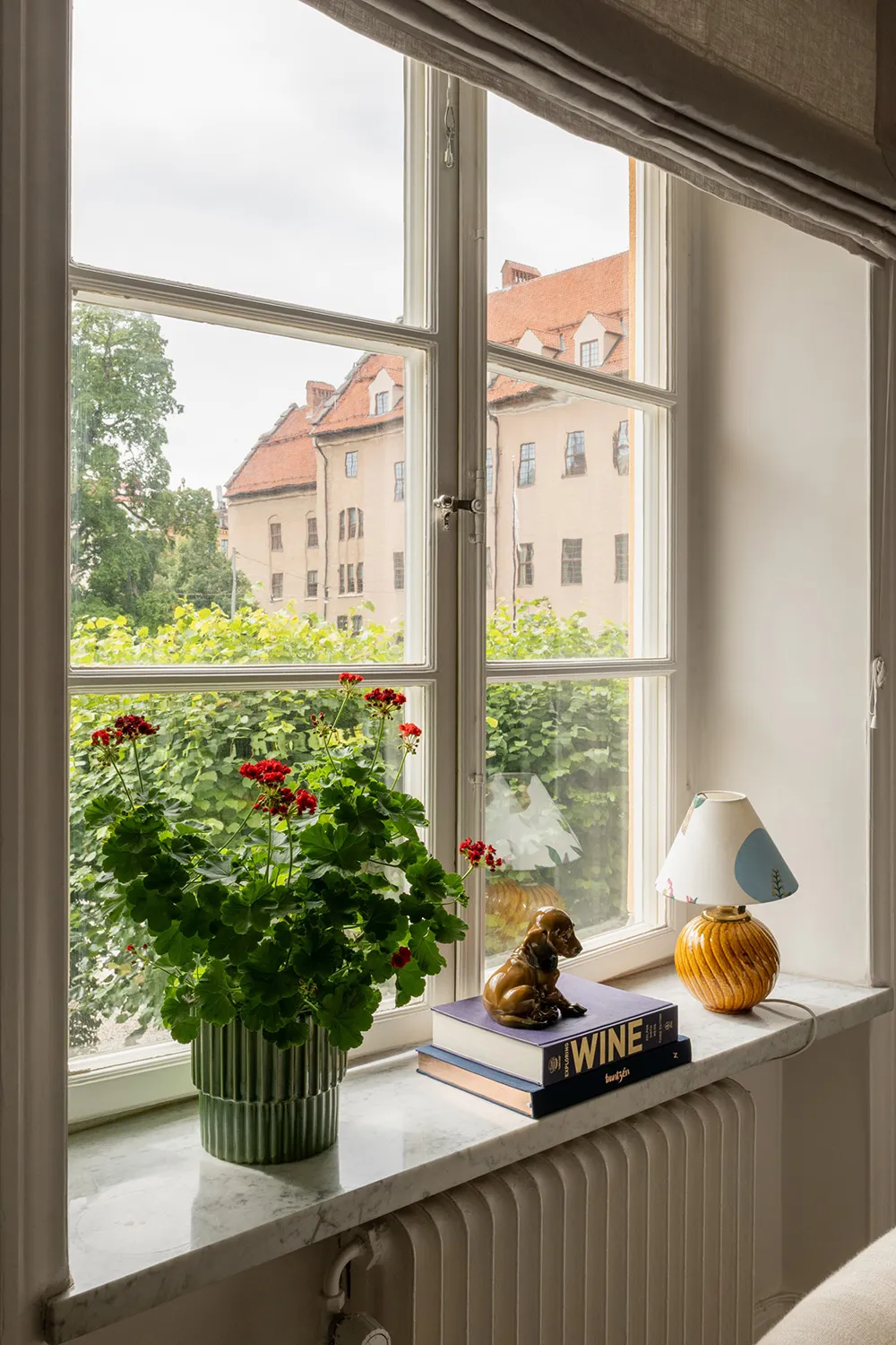 Цветные стены и обои: живой интерьер в старом доме в Стокгольме - Gallery image 13