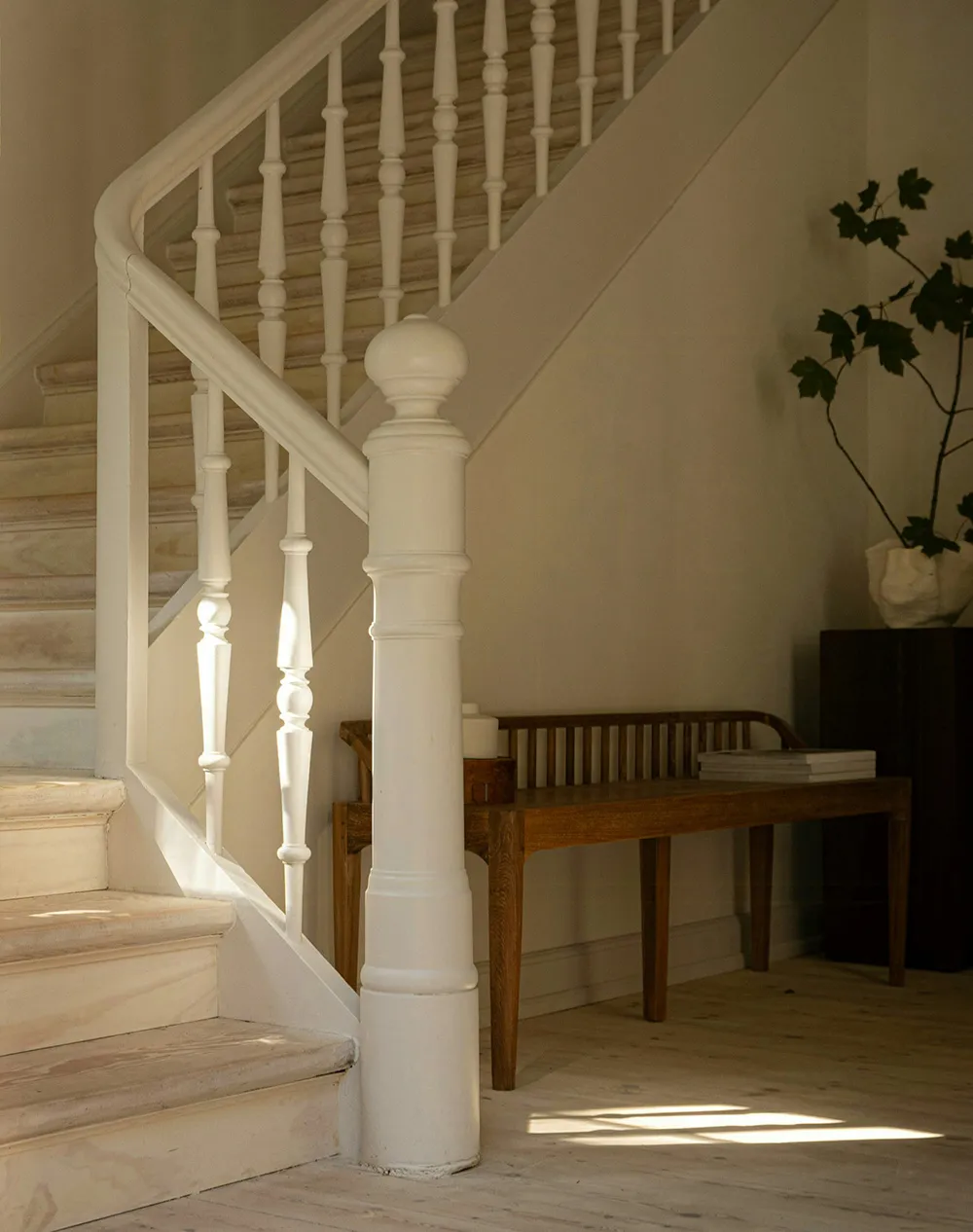 Мягкий минимализм в дизайне старинной виллы на побережье в Дании - Gallery image 13