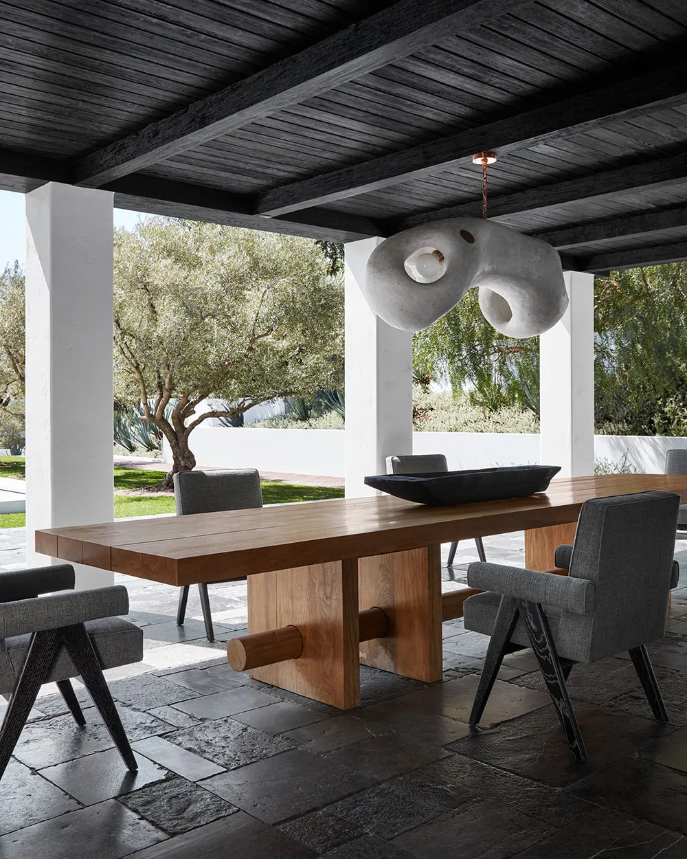 Eleganckie i nowoczesne wnętrza starożytnej fazendy w Kalifornii - Gallery image 2