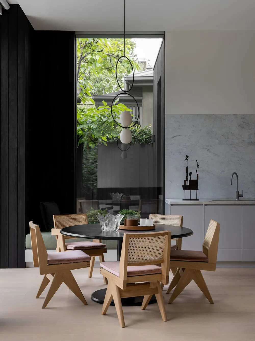 Стильний дизайн в нейтральних тонах: будинок у Мельбурні - Gallery image 3