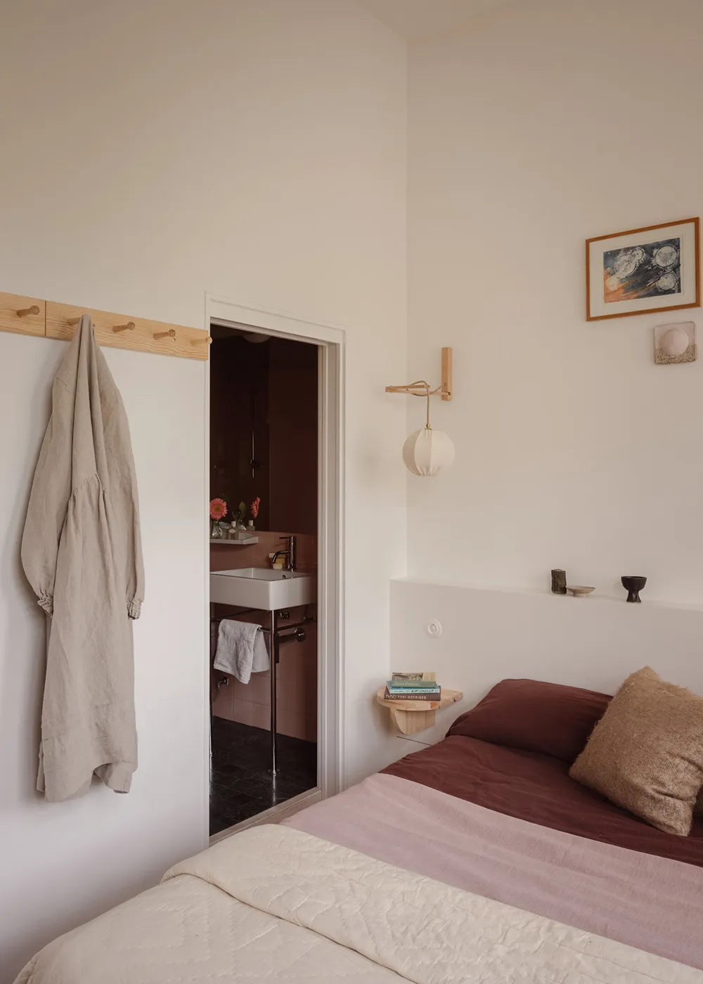 Żółta płytka i otwarty przestrzeń: mieszkanie w byłej szkole w Sztokholmie - Gallery image 14