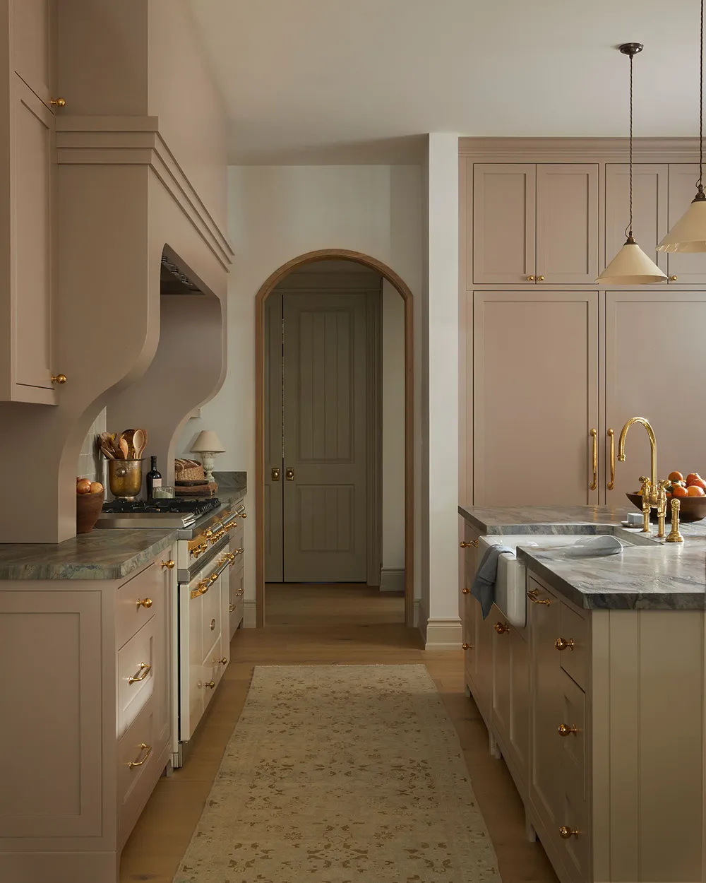 Gamme inhabituelle et beaux motifs dans le design d'une maison de campagne au Canada - Gallery image 3