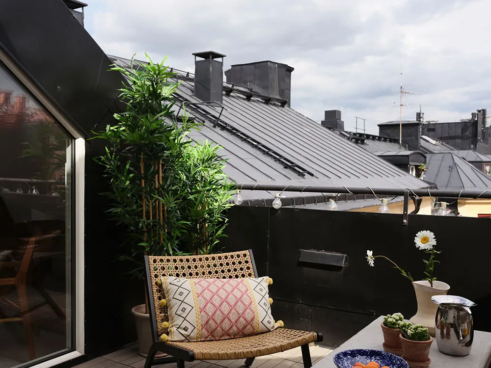 Необычная планировка і мансарда з терасою: приємна скандинавська квартира з інтригою - Gallery image 21