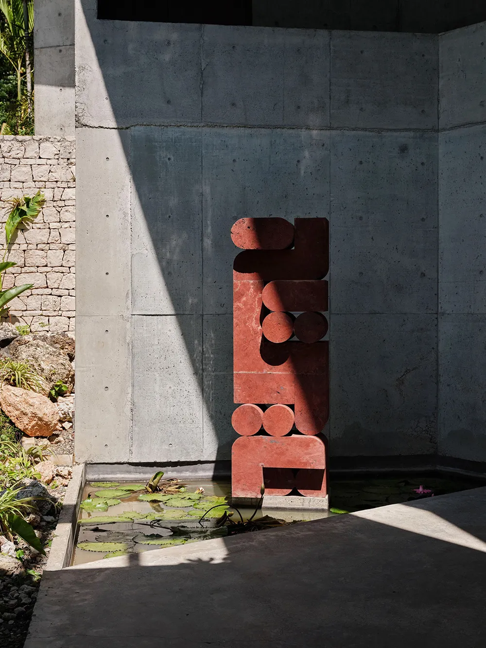 Brytalski dom znanej osoby muzycznej w dżungli Jamajki - Gallery image 20