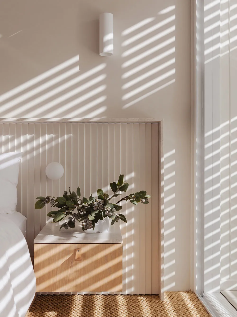 Éclairci et moderne intérieur dans l'ancienne cabane de pêche à Sydney - Gallery image 6