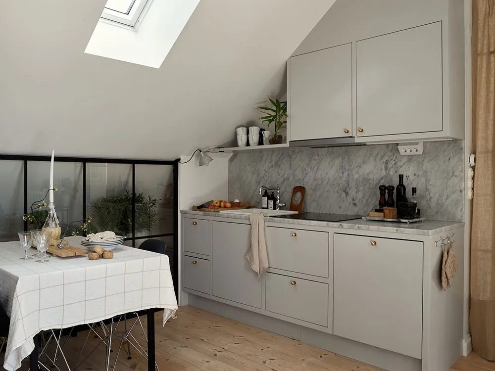 Appartement de mansarde dans un ancien bâtiment en Suède (39 m²) - Gallery image 12