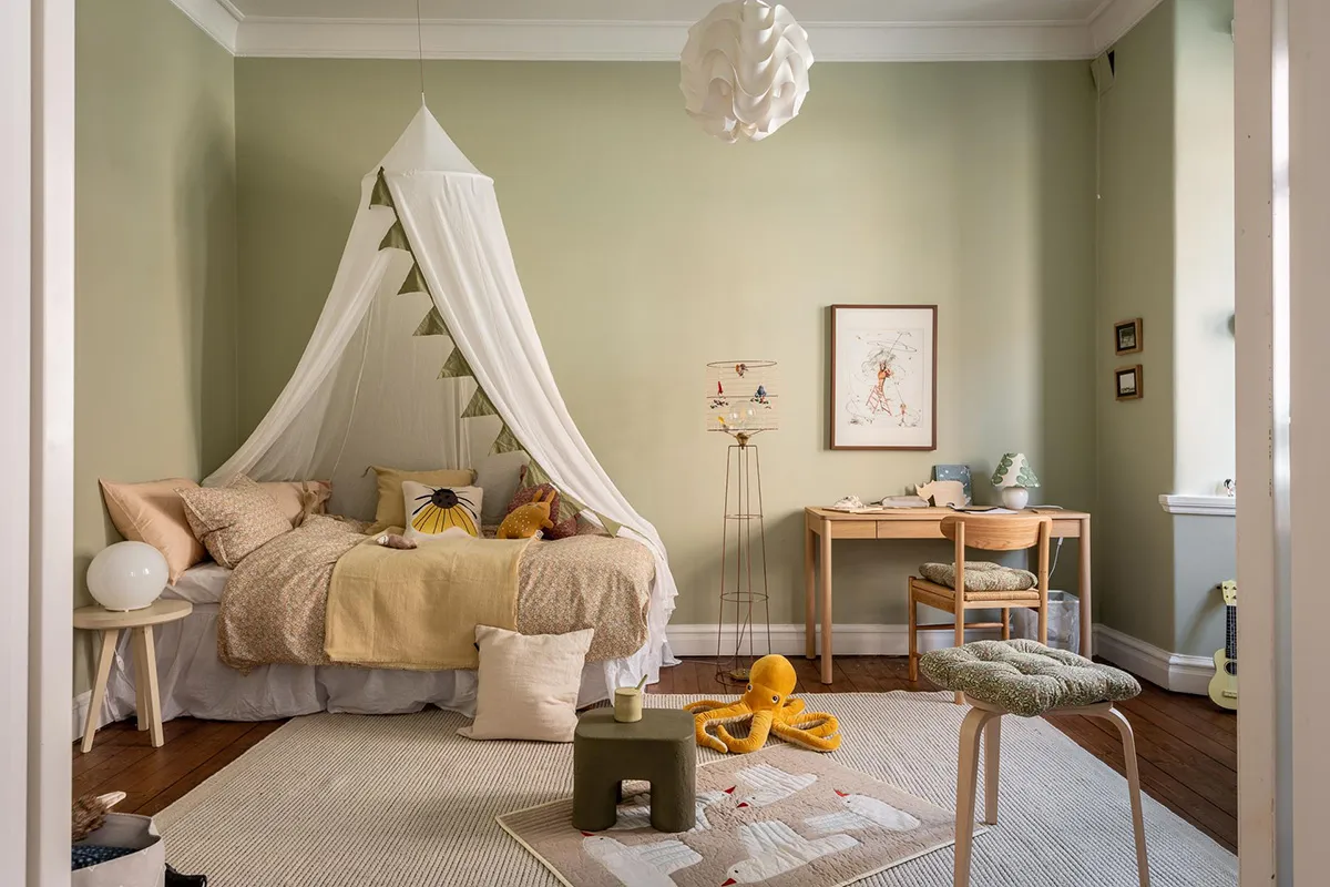 Nice Scandi Apartment with Unusual Layout and Olive-Colored Kids' Room - Gallery image 2