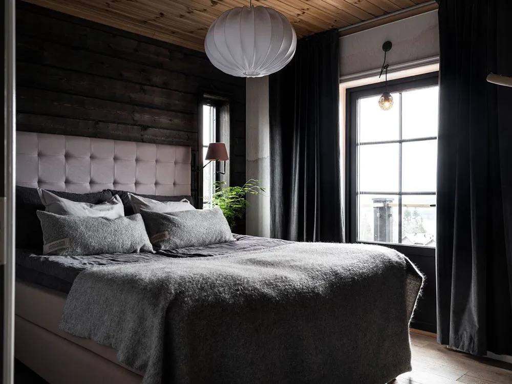 Chalet scandinave dans des tons sombres - Gallery image 9