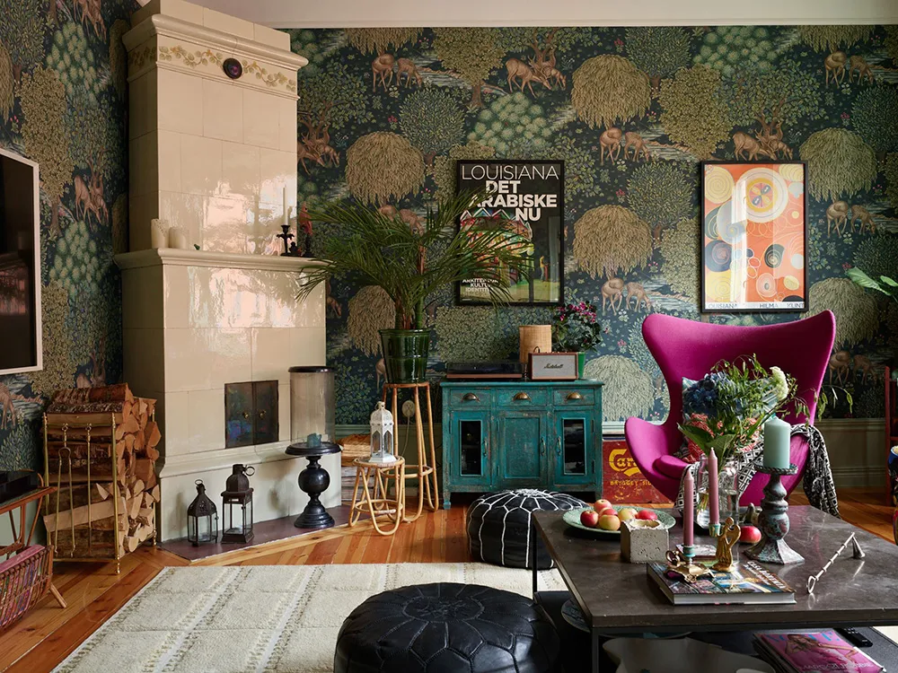 Незвичайні фарби та квіткові мотиви: радісний інтер’єр у Стокгольмі - Gallery image 16