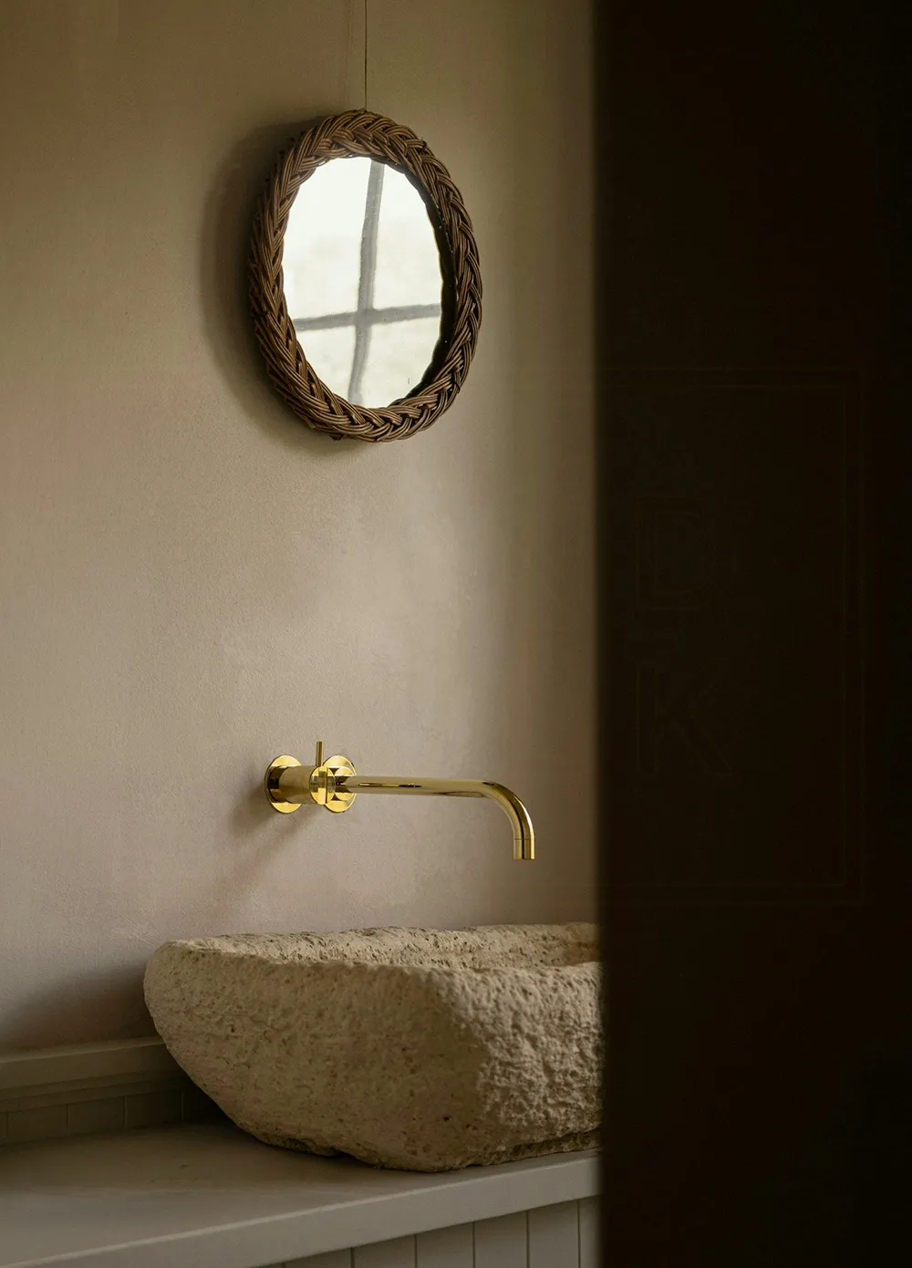 Мягкий минимализм в дизайне старинной виллы на побережье в Дании - Gallery image 23