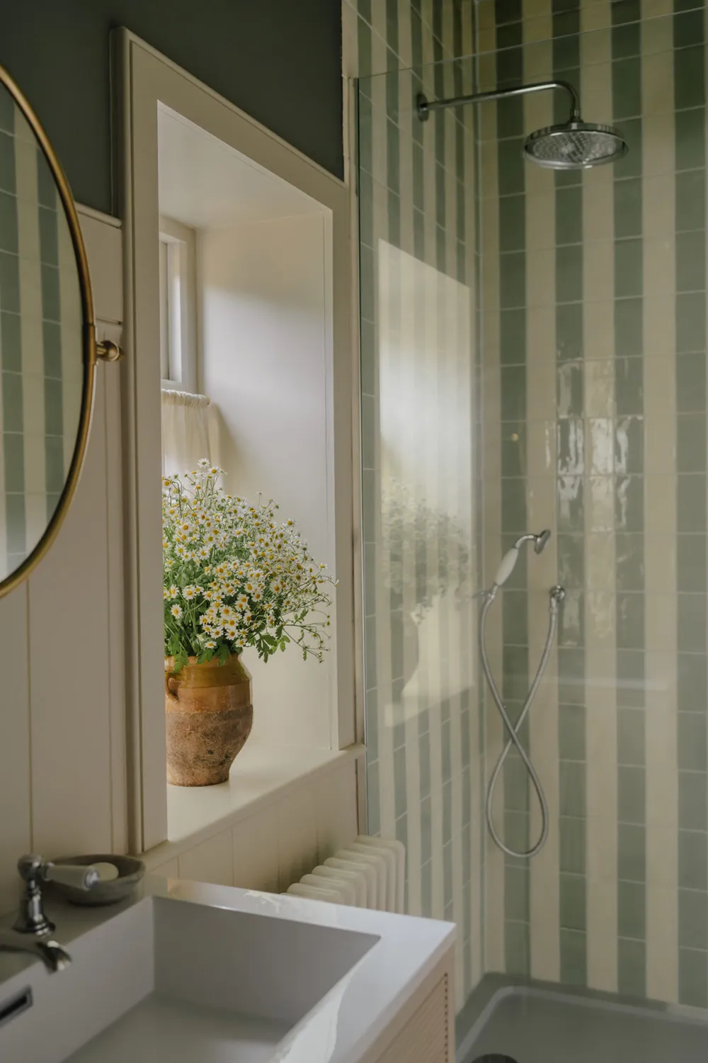 Старинный английский коттедж с красивыми и уютными интерьерами - Gallery image 40