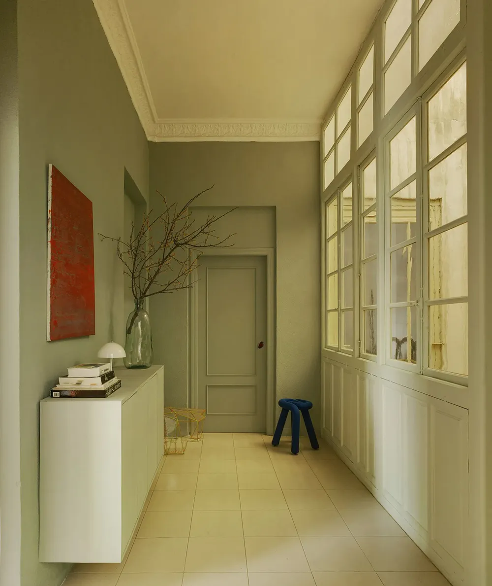 Великолепні класичні деталі в квартирі молодих дизайнерів у Мурсії - Gallery image 8