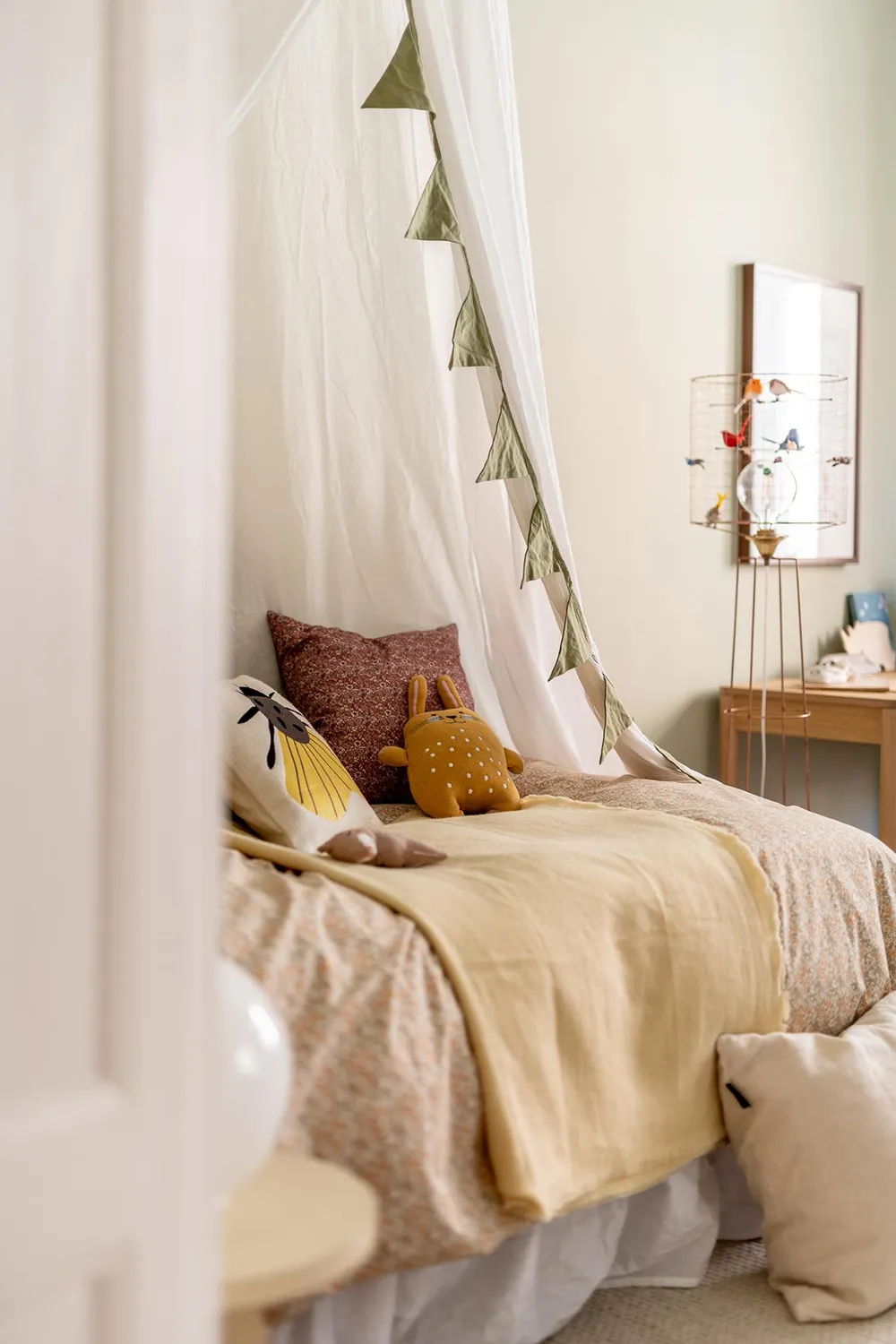 Nice Scandi Apartment with Unusual Layout and Olive-Colored Kids' Room - Gallery image 7