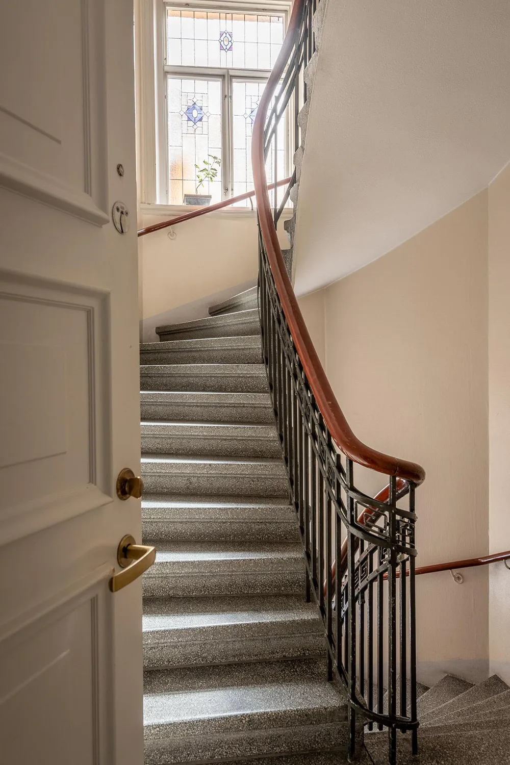 Nice Scandi Apartment with Unusual Layout and Olive-Colored Kids' Room - Gallery image 42