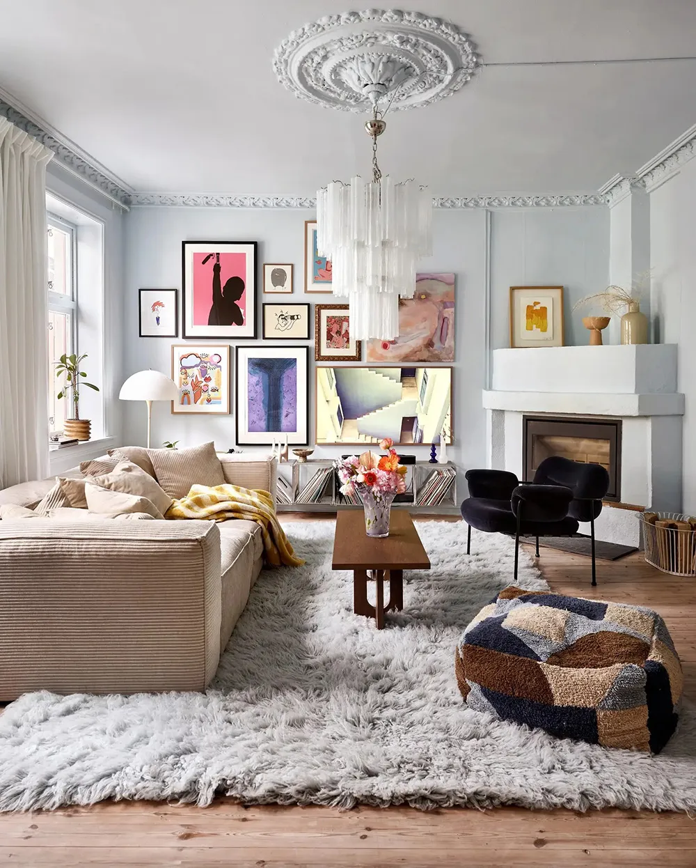 Teintes bleues et accents colorés : intérieur joyeux à Oslo - Gallery image 1